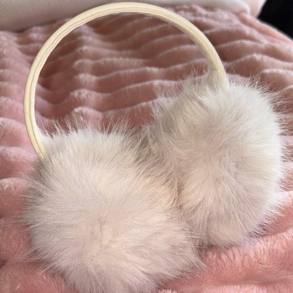 Universal Thread Cream Faux Fur Earmuffs